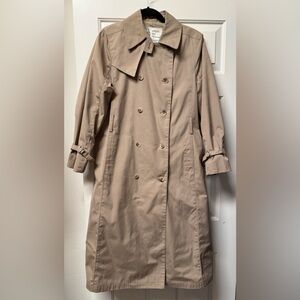 Authentic Trendy Vintage London Fog Trench Coat, size 10